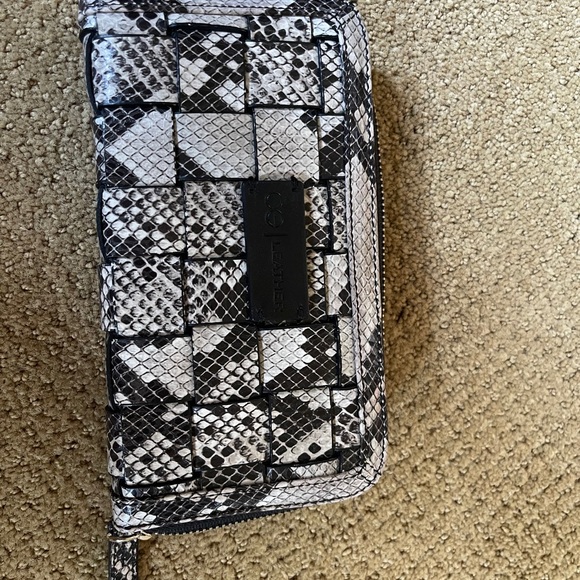 Leather purse let. Snake print. - Picture 3 of 3